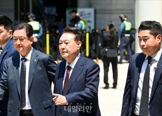 윤석열은 보내주자 [기자수첩-정치]