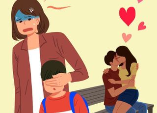 "키스하고 OO 만지고"...무인카페 업주, 수위 높은 '커플 스킨십'에 골머리