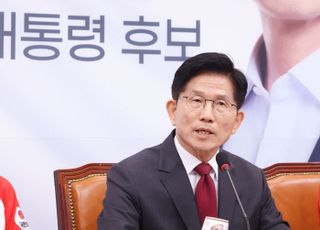 김문수 "계엄 진심 정중하게 사과…尹 탈당은 스스로 판단할 문제"