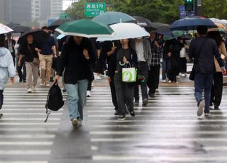 [오늘 날씨] 전국 대부분 비·낮 최고 26도...올해 첫 환자 발생 '이 질환' 증상은