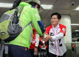 김문수, 경제·교육·외교안보 '정책 행보'로 수도권 표심 공략