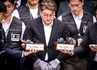 '음주 뺑소니' 김호중, 징역 2년 6개월 확정…팬클럽 "판단 존중"