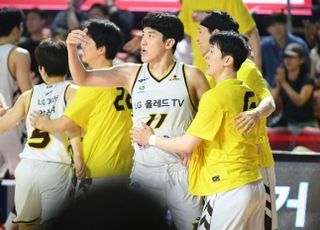 '28년 만에…' 창원LG 우승! 최강팀 꺾고 지독한 무관 징크스 탈출
