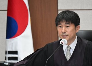 지귀연 "접대 의혹, 사실 아니고 생각도 안 해…평소 삼겹살에 소맥 마셔"