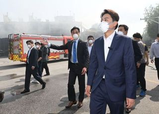 [현장] 사흘 동안 광주 누비는 이준석 "전라도, 분산 투자할 시기"