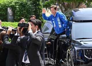 이재명 "尹정권, 北 자극해 군사쿠데타 계획…북한이 잘 견뎌줬다"