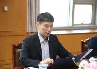 이복현 "美 신용등급 강등, 안전자산 약화 우려…외화유동성 관리 만전"