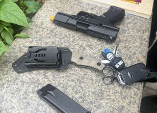 경찰, 민주당 당사 인근서 흉기 소지한 30대 남성 현행범 체포