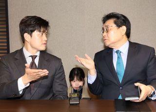 새민주 "이재명 캠프는 '떡고물 클럽'"…이낙연 '개헌 빅텐트' 합류 가능성은