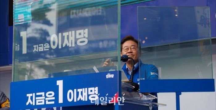 [현장] 이재명, 경기북부서 '커피 원가 120원·호텔경제' 방어전…"말 왜곡은 선전포고"