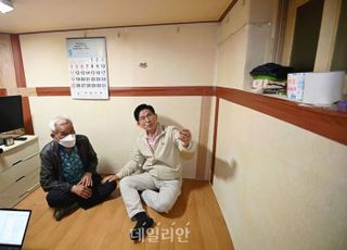 [현장] 김문수, 예술계·취약층엔 약속·경청…이재명엔 직격 공세