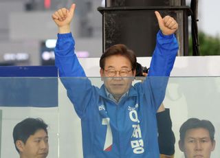 [속보] 이재명, 尹 영화관람에 "본인이 이겼는데 부정선거? 이해 안돼"