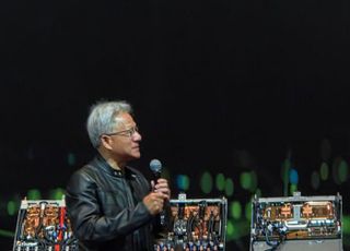 [컴퓨텍스25] 젠슨 황 "美 수출 통제가 되려 中 기술 발전 도와"