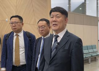 '탈세 혐의' 김정규 타이어뱅크 회장, 검찰 징역 7년 구형