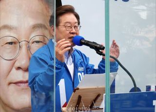 이재명, 지역구 계양서 "배우자 토론? 기막힌 발상…수준 떨어져"