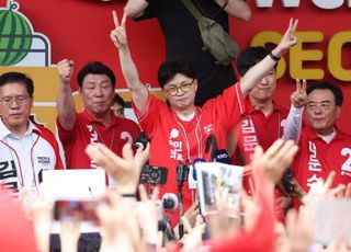 [5/22(목) 데일리안 출근길 뉴스] [현장] 서문시장서 화력지원 나선 한동훈 "국민의힘 중심돼야…김문수 외쳐달라" 등