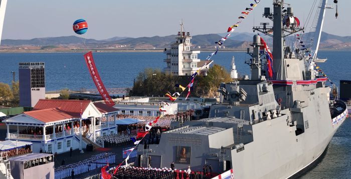 북한, 신형 구축함 진수과정서 엄중 사고…軍 "실패로 바다에 넘어져"(종합)