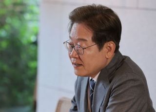 이재명 "김대남 영입 시도 경솔한 조치…문책 검토 지시"