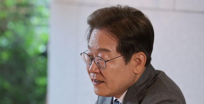 이재명 "김대남 영입 시도 경솔한 조치…문책 검토 지시"