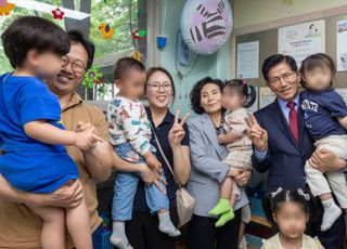 '조용한 내조' 안녕…설난영, '청렴' 앞세워 김문수와 동반 유세 돌입