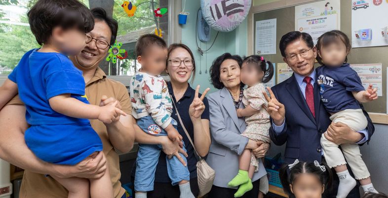 '조용한 내조' 안녕…설난영, '청렴' 앞세워 김문수와 동반 유세 돌입