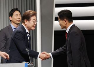 [TV토론] 이재명 "전광훈과 단절 안하나" 김문수 "자신을 먼저 돌아보라"