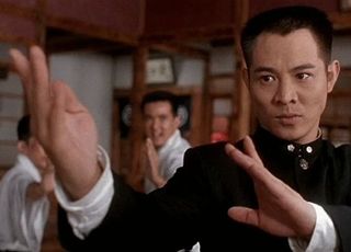 '사망설' 62세 왕년의 액션 스타, 복귀 초읽기…그는 누구?