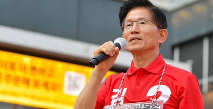 '파파미 김문수' 주목…맨발 화장실 청소 봉사·장미란 파격 지원
