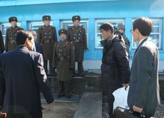 표류 北 주민 언제 돌아갈까…80일째 응답없어 '반강제 한국살이'