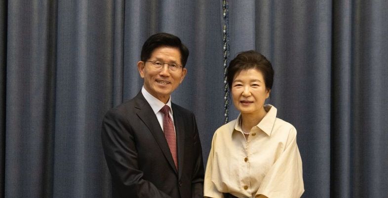 "지난 일 연연 말고 뭉쳐서 이겨달라"…박근혜, 김문수에 한 당부는?