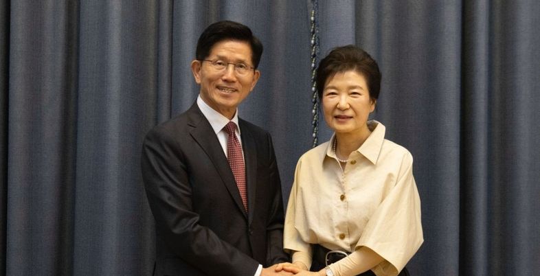 [현장] "'선거의 여왕' 지혜를 달라"…김문수, '박정희 정신'으로 집토끼 잡기 총력