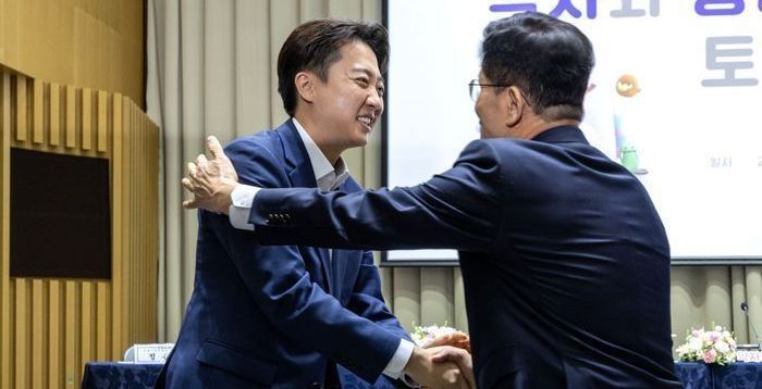 김문수·이준석, 사전투표 전 극적 단일화 성사될까