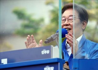 흔들리는 이재명, 국민 상식에 맞서니까 그런다