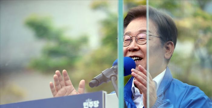 흔들리는 이재명, 국민 상식에 맞서니까 그런다