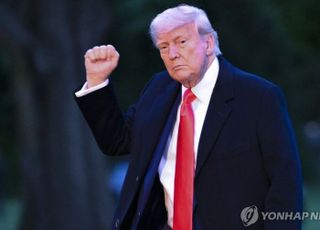 [속보] 트럼프 "푸틴의 우크라 타격에 불만…러시아 추가제재 검토"