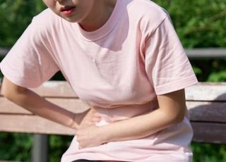 “생리휴가 쓰려면 바지를 벗으라고?”...대학 규정 논란