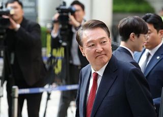 '비상계엄으로 정신적 피해'…尹 상대 손배소 내달 시작
