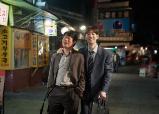 '소주전쟁', 감독 타이틀 예정대로 비워두고 개봉