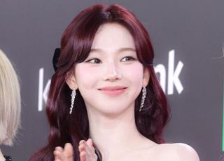 카리나, 정치색 논란에 "의도 없었다, 심려 끼쳐 죄송"