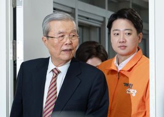 김종인, 이준석 강남 유세 현장 깜짝 방문…"두 자릿수 이상이면 성공"