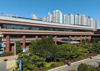 광명시, 전국 최초 생계급여 받는 독거어르신에 과일바구니 지원