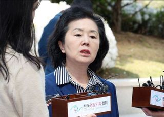김영선 전 의원, 재판서 '불법 정치자금'·'창원산단 정보 유출' 혐의 모두 부인