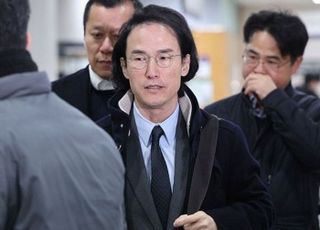 한국앤컴퍼니, 3년 간 경영시계 멈춘다… 미래 전략 차질 불가피