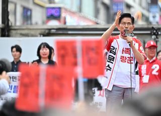 군포에서 지지 호소하는 김문수 후보