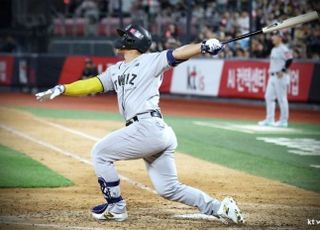 ‘한국판 트라웃’ KT 안현민, 장외 만루홈런포 파워 과시…팀 내 최다타점
