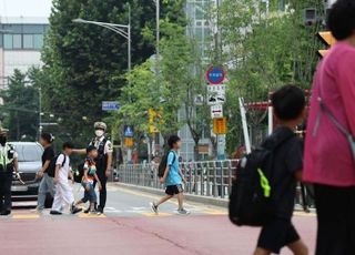 삼성화재 "어린이 2명 중 1명은 보행 중 스마트폰 사용"