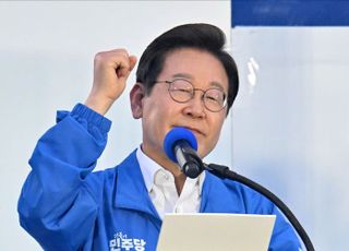 권성동 "이재명과 그 가족, 어찌 살았길래 말들 TV에 옮기면 '청불 등급' 되나"