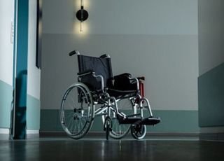 암 걸린 남편 살해하고 자해 '간병 아내'…징역 4년 선고