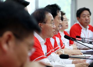 국민의힘 "직접 사전투표자 수 체크…선관위, 아무 문제 없다고만"