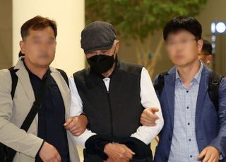 해외도피 10년만에 강제송환…'황제 노역' 허재호 전 대주그룹 회장 [뉴스속인물]